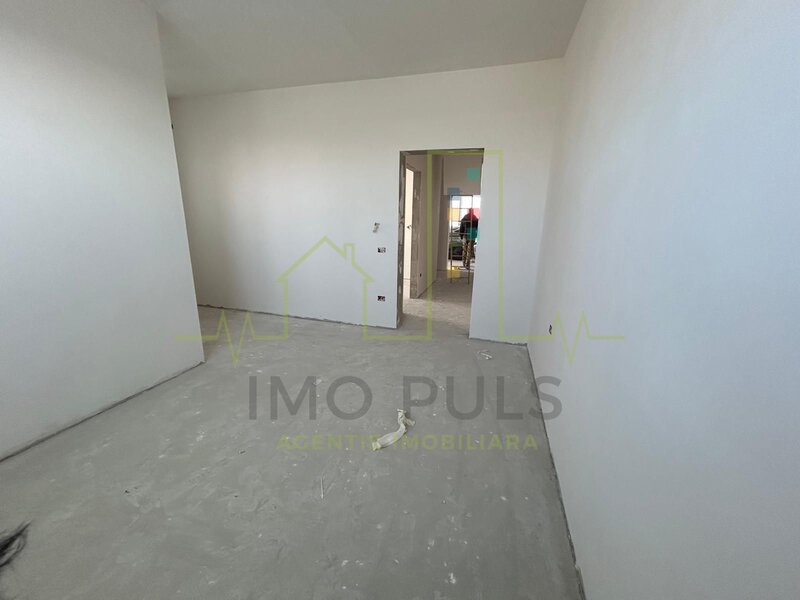 Mosnita, duplex pe parter, 2 bai, 2 dressing-uri, terasa acoperita.